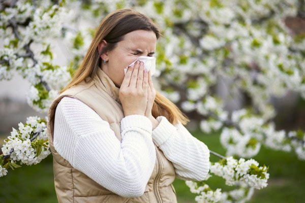 Allergiesaison: Heuschnupfen Tipps und wie Sie Ihre Augen vor Pollen schützen